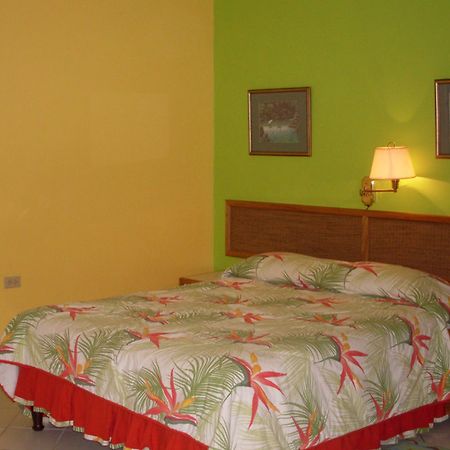 Coral Cove Marina Hotel Chaguaramas Exterior foto